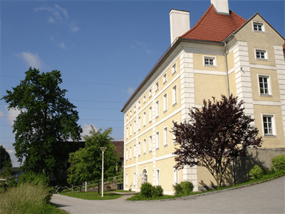 Blick auf die Musikschule Wieselburg