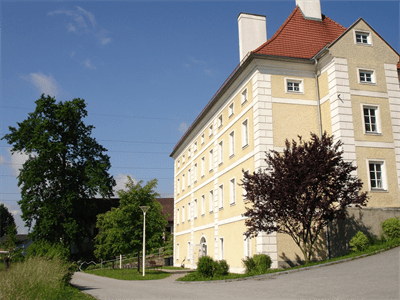 Blick auf die Musikschule Wieselburg 