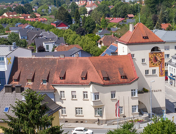 Rathaus_als_Ausschnitt_von_Panoramafoto.jpg 