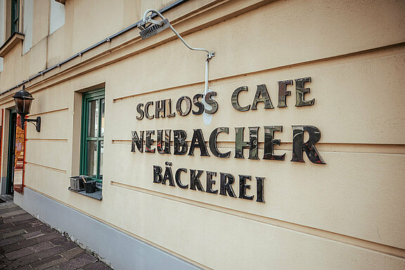 Schloss_Cafe_Neubacher-1.jpg 