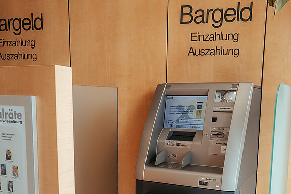 Bankomat in der Raiffeisenbank Wieselburg 