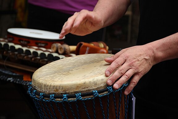 Drums_Djembe_djembe-2413970_1280.jpg 