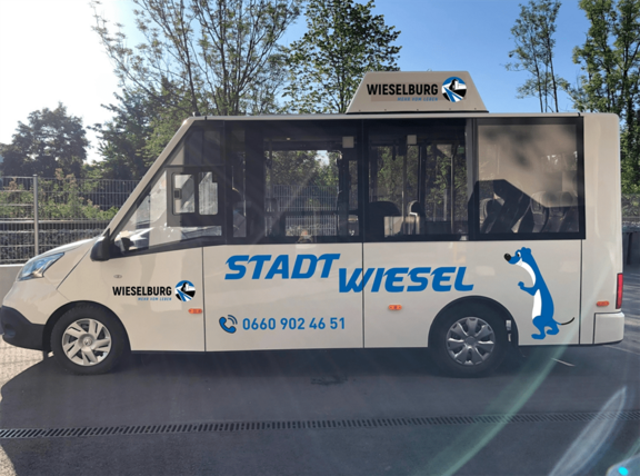 Foto des Stadtwiesel-Autobus der Stadtgemeinde Wieselburg