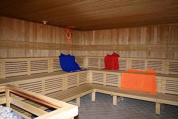 Innenansicht der finnischen Sauna der Wohlfühlsauna in der Stadtgemeinde Wieselburg