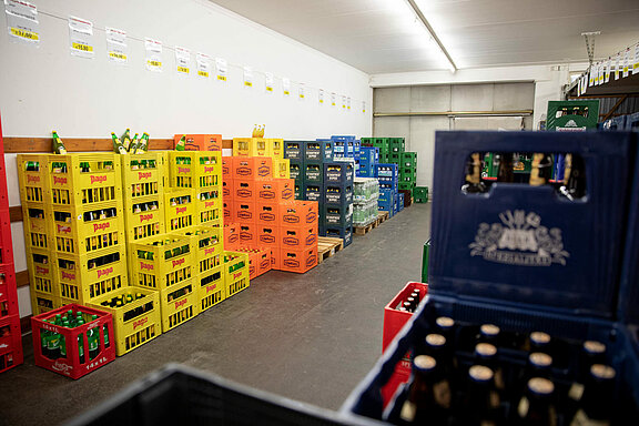 Lagerware im Verkaufsraum der Firma Wieland 