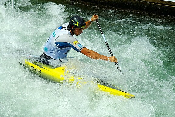 Wildwasserkanu_white-water-g51ae5a8d9_1920.jpg 